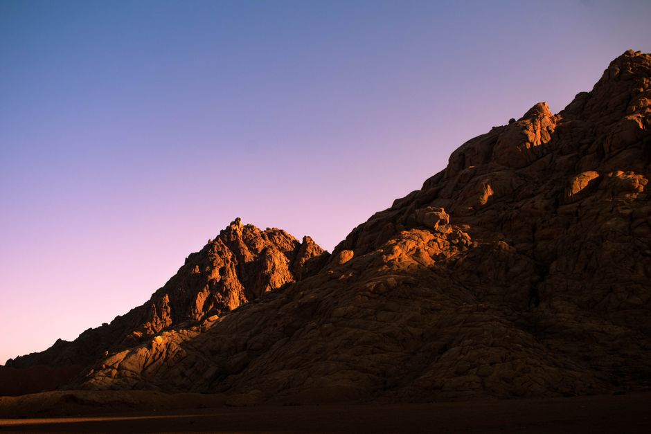Bible open to Exodus chapter 33 for verse-by-verse commentary and study