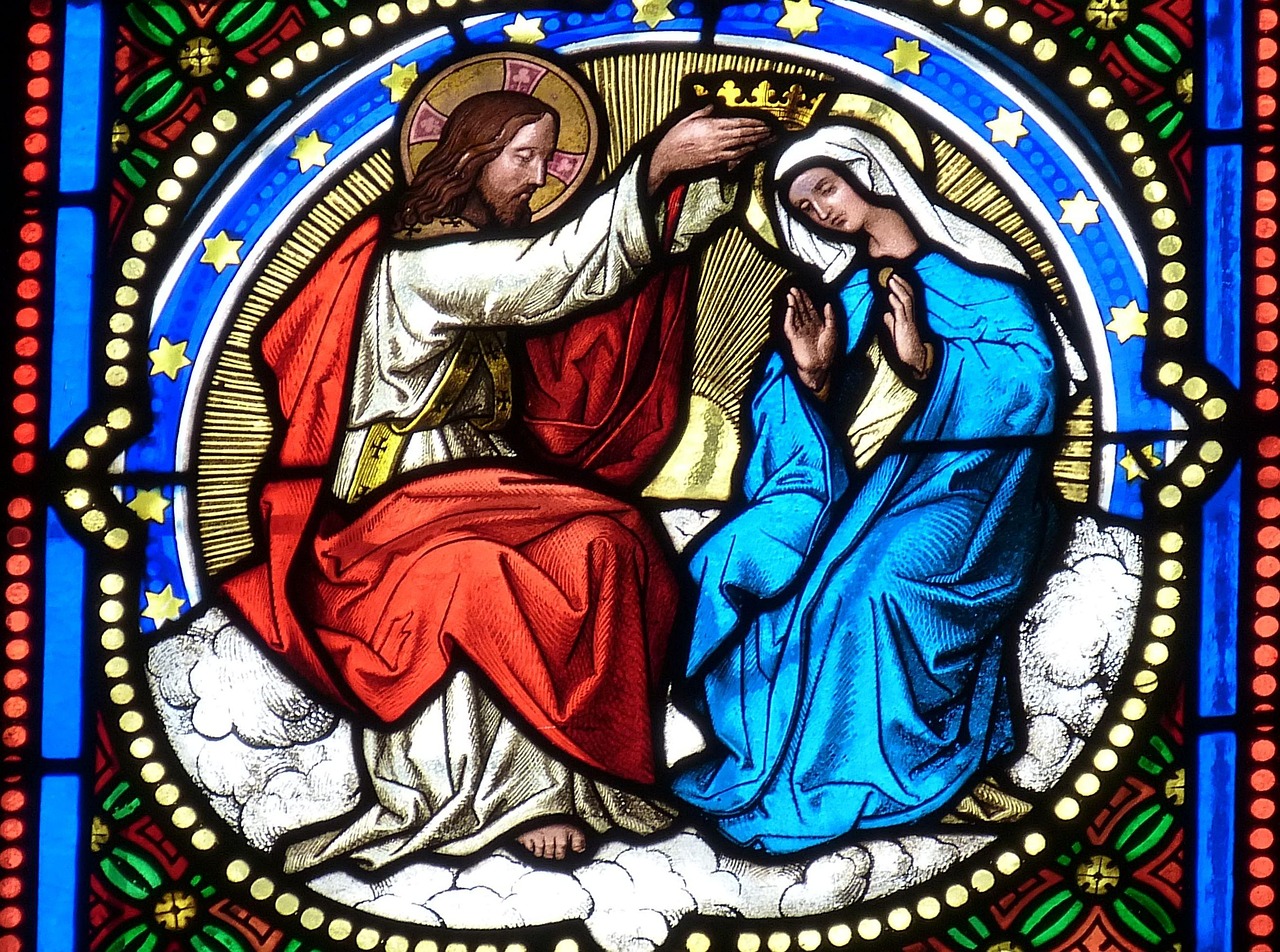 Bible open to 1 Timothy chapter 1 for verse-by-verse commentary and study