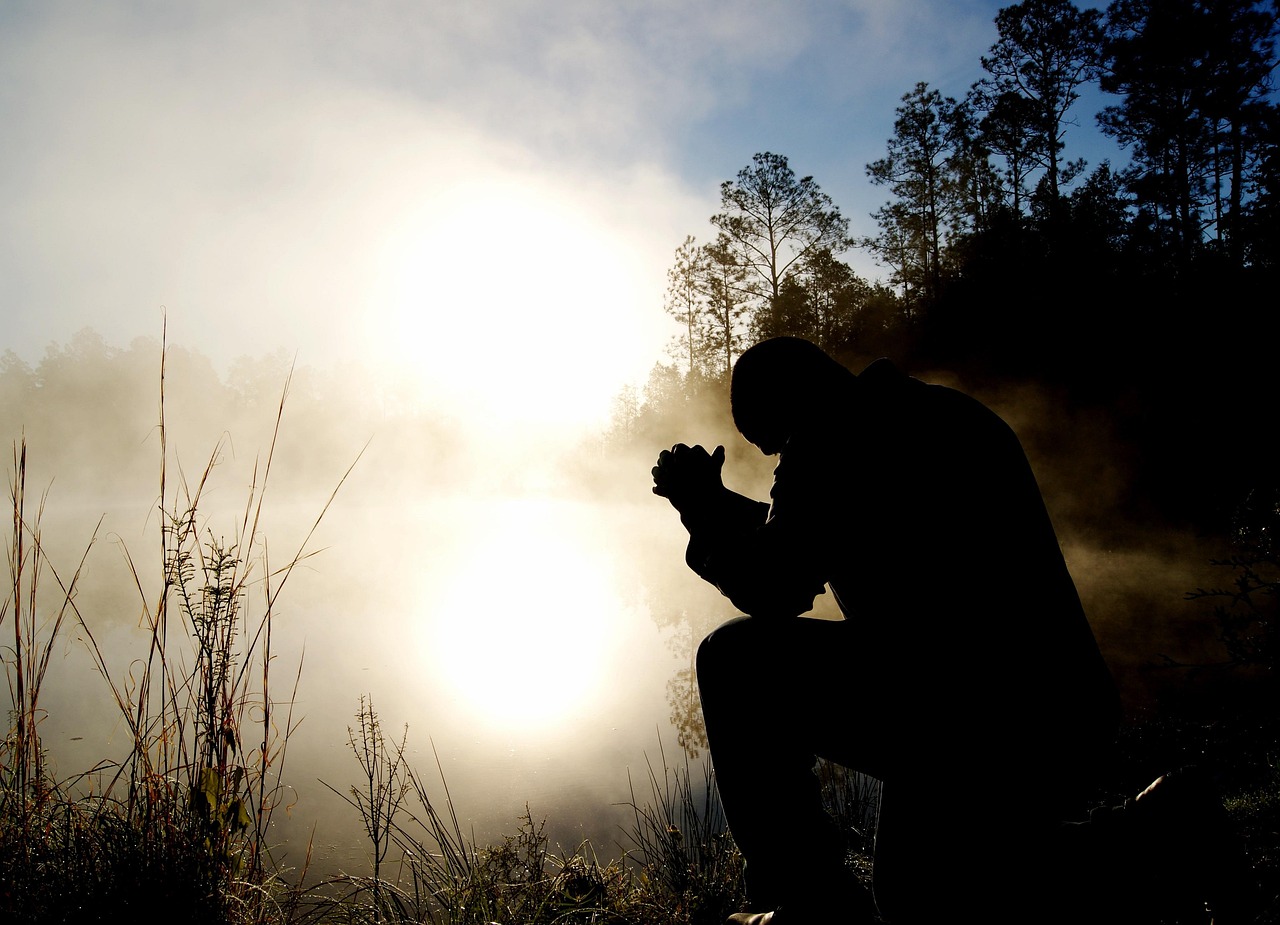 Bible open to Matthew chapter 16 for verse-by-verse commentary and study