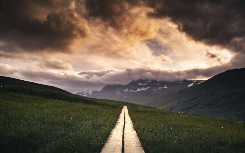 Bible open to Deuteronomy chapter 4 for verse-by-verse commentary and study