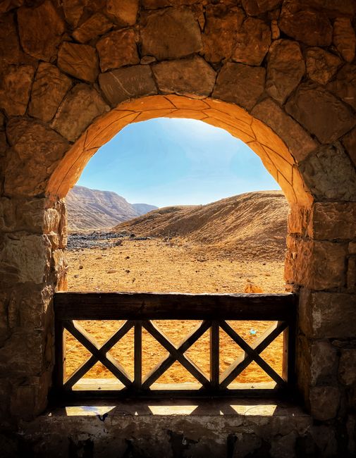 Bible open to Psalm chapter 62 for verse-by-verse commentary and study