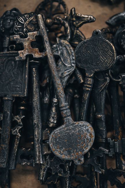 Bible open to Luke chapter 16 for verse-by-verse commentary and study