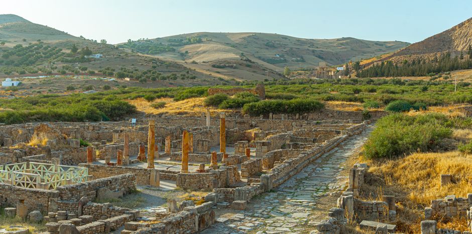 Bible open to Luke chapter 19 for verse-by-verse commentary and study