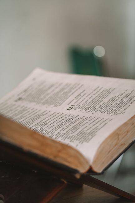 Bible open to Jeremiah chapter 31 for verse-by-verse commentary and study
