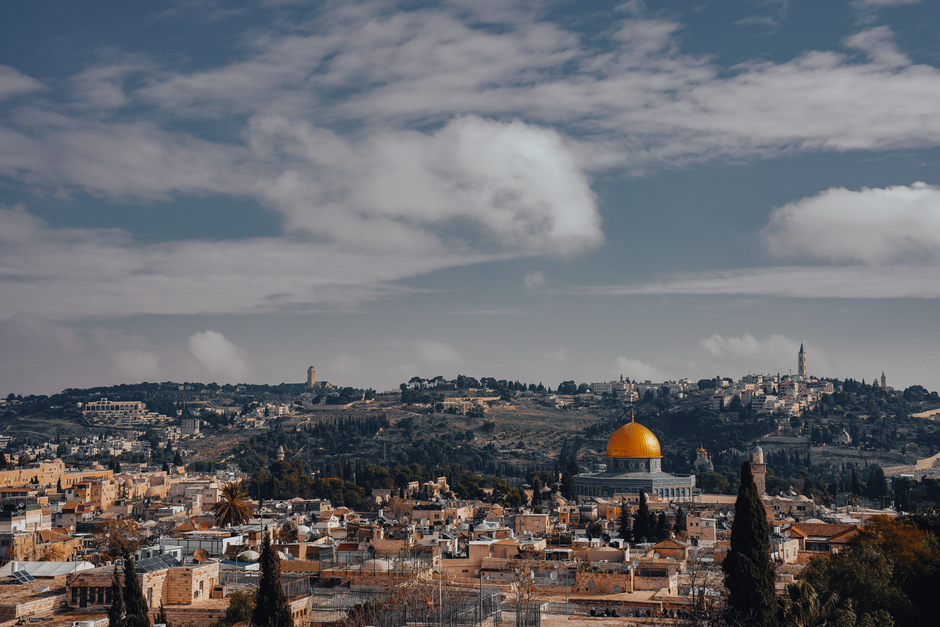 Bible open to Isaiah chapter 6 for verse-by-verse commentary and study