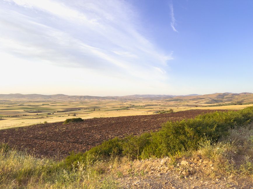 Bible open to Luke chapter 6 for verse-by-verse commentary and study
