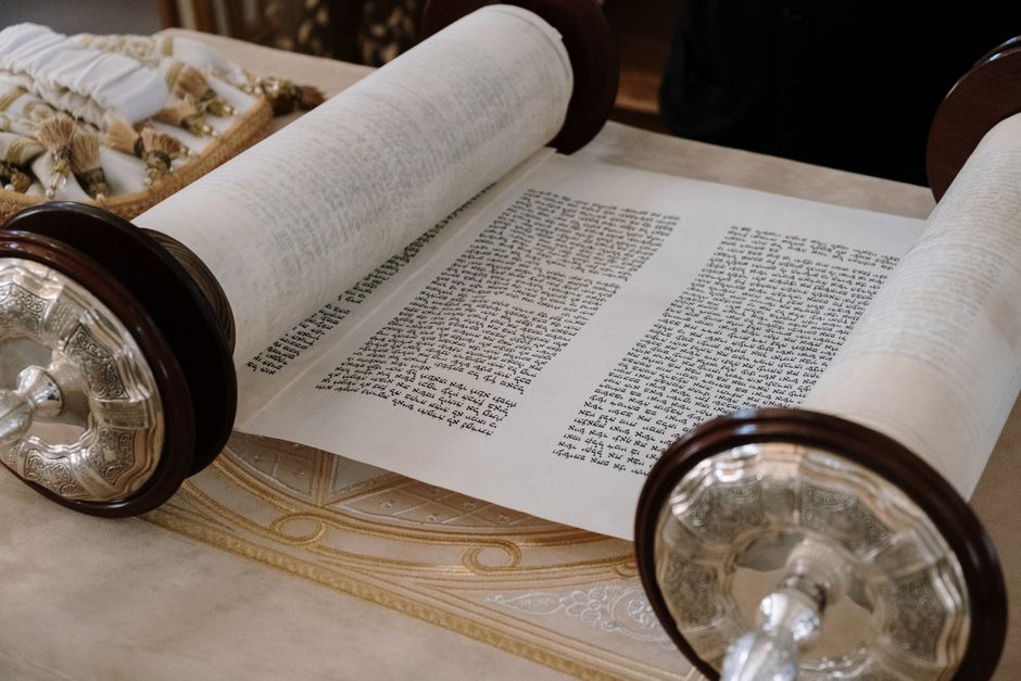 Bible open to 2 Kings chapter 20 for verse-by-verse commentary and study