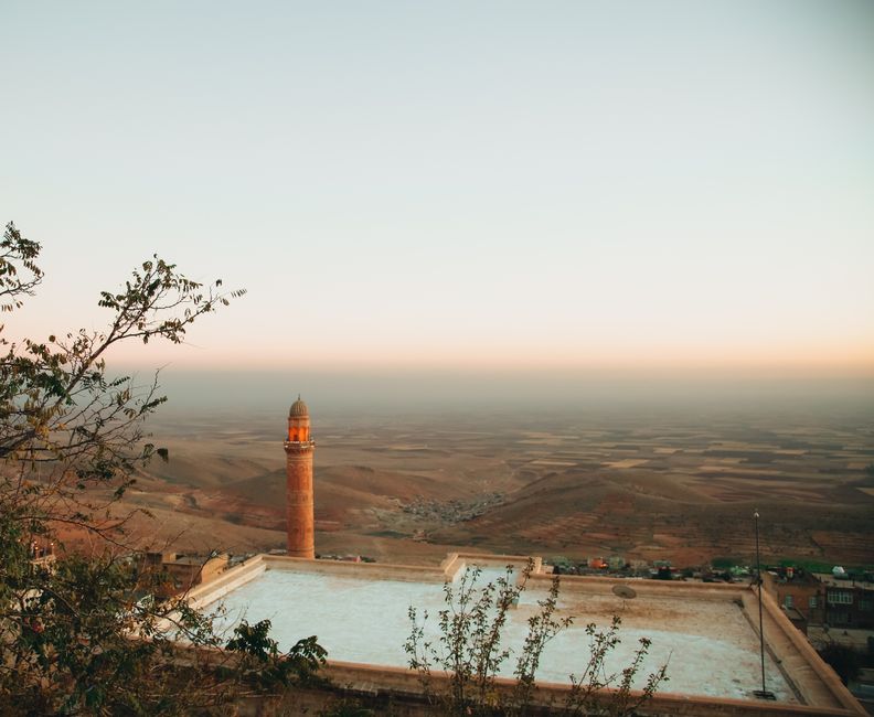 Bible open to Luke chapter 9 for verse-by-verse commentary and study
