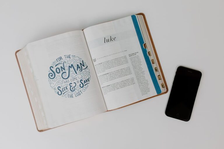 Bible open to Luke chapter 22 for verse-by-verse commentary and study